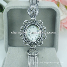 Späteste Art- und Weiseweinlese-elegante Quarz-Armbanduhr für Frauen B031